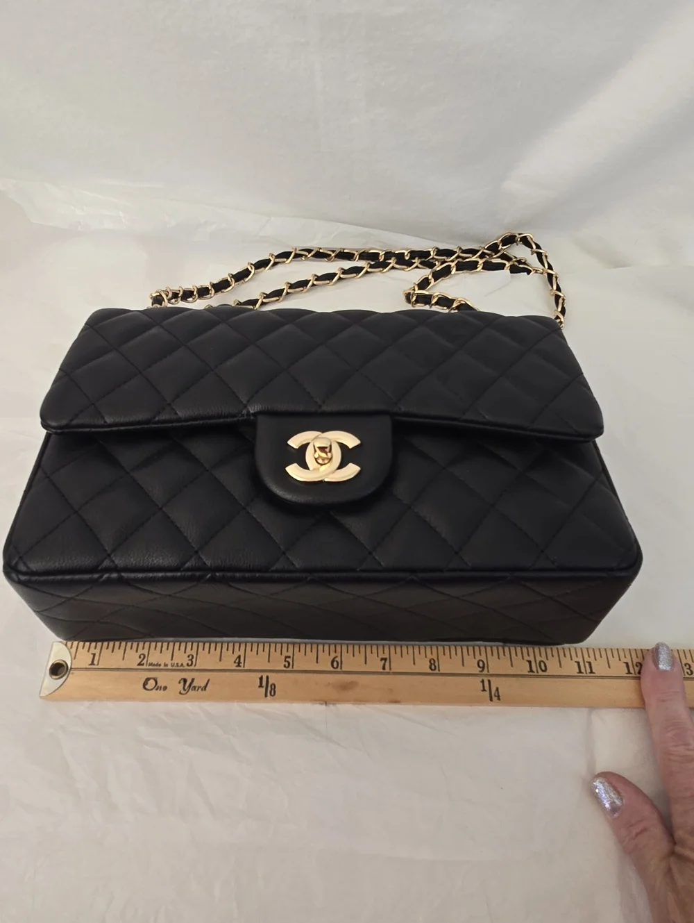 Faux Women’s Classic Black Quilted Shoulder Bag Gold Hardward Box Docs Dustbag - Picture 5 of 14